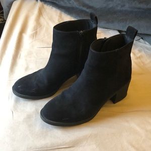 SALE! matte black heeled booties